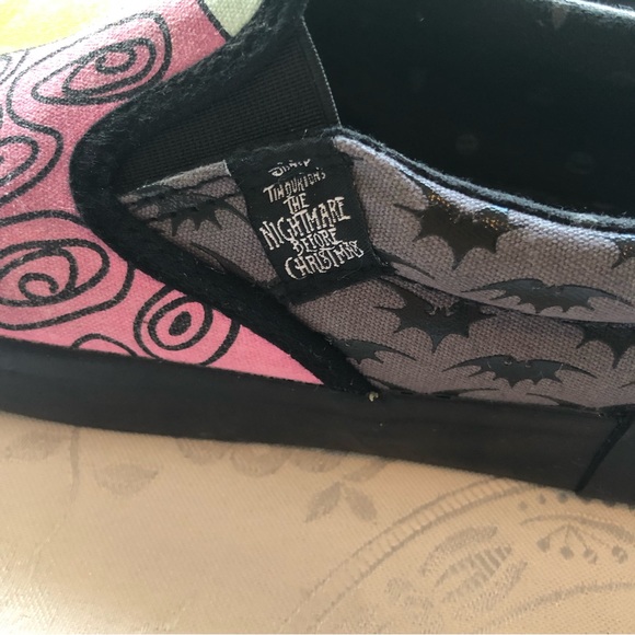 Disney Slip-On Canvas Shoes Men’s Size 8.5 Burton’s The Night Before Christmas - Picture 15 of 16